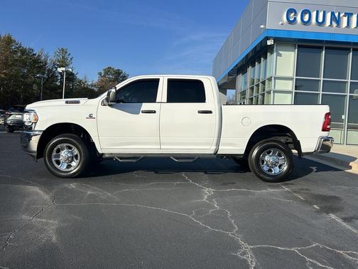 2023 RAM 2500 Tradesman Crew Cab 4x4 6'4' Box