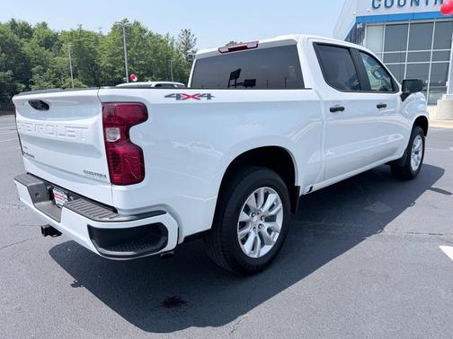 Summit White 2026 Chevrolet Silverado 1500 Custom