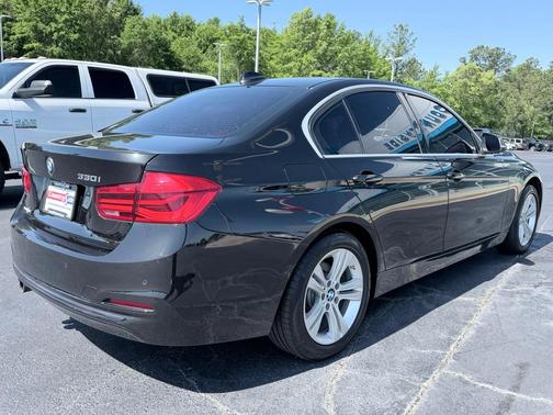 Black Sapphire Metallic 2017 BMW 330 330i