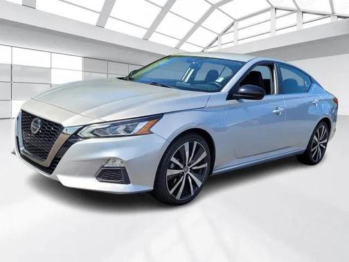 2021 Nissan Altima SR FWD