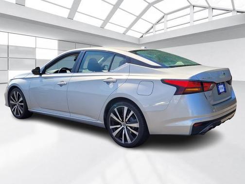 2021 Nissan Altima SR FWD