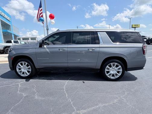 Satin Steel Metallic 2021 Chevrolet Suburban 4WD High Country
