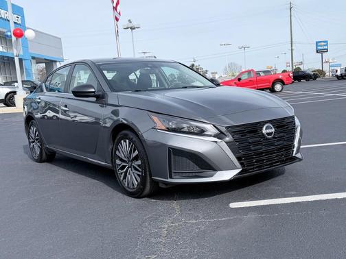 2025 Nissan Altima SV FWD