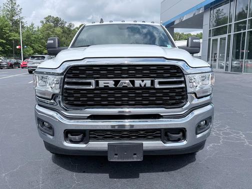 Bright White Clearcoat 2024 RAM 3500 Big Horn Crew Cab 4x4 8' Box