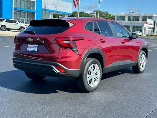 2025 Chevrolet Trax LS