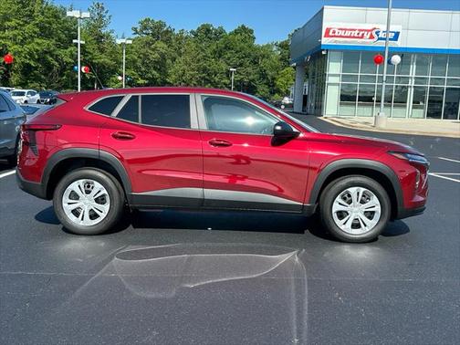 2025 Chevrolet Trax LS