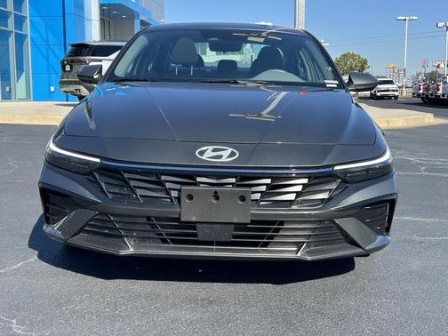 2025 Hyundai ELANTRA SEL