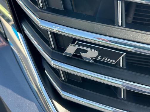 2022 Volkswagen Passat 2.0T R-Line