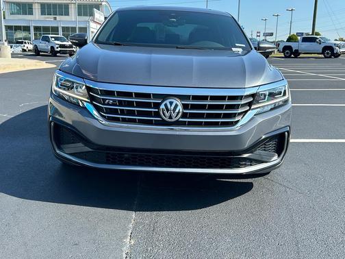 2022 Volkswagen Passat 2.0T R-Line