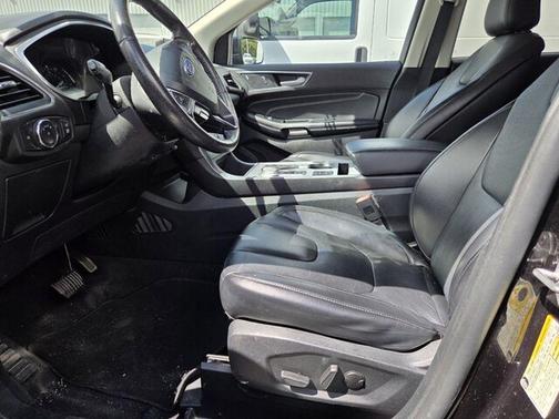 Agate Black Metallic 2021 Ford Edge Titanium