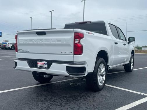Summit White 2026 Chevrolet Silverado 1500 Custom