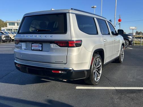 2022 Jeep Wagoneer Series III 4x4