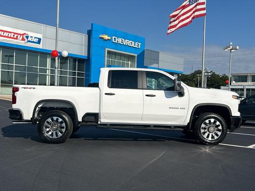 2026 Chevrolet Silverado 2500 Custom