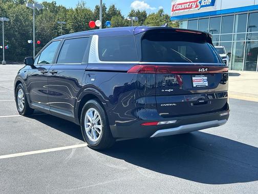 2024 Kia Carnival LX