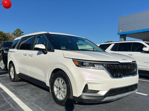 2024 Kia Carnival LX