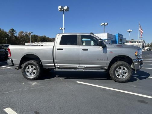 2024 RAM 2500 Big Horn Crew Cab 4x4 6'4' Box