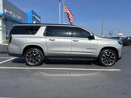 2025 Chevrolet Suburban RST