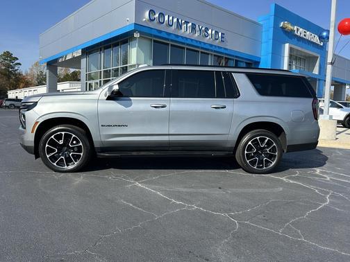 2025 Chevrolet Suburban RST