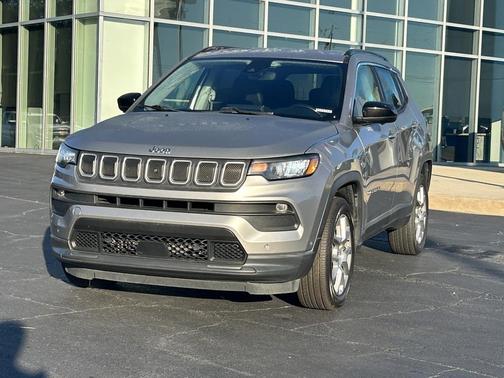 2022 Jeep Compass Latitude Lux