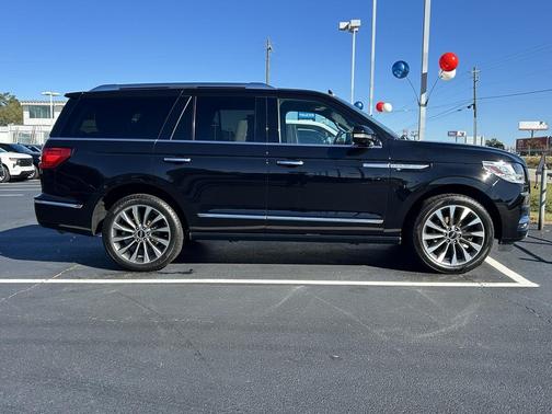 2019 Lincoln Navigator Select