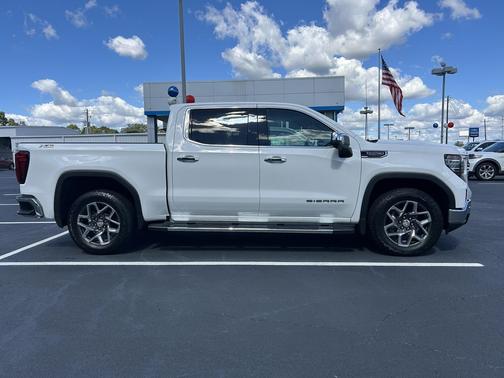 2024 GMC Sierra 1500 SLT