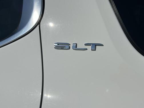 2023 GMC Acadia FWD SLT