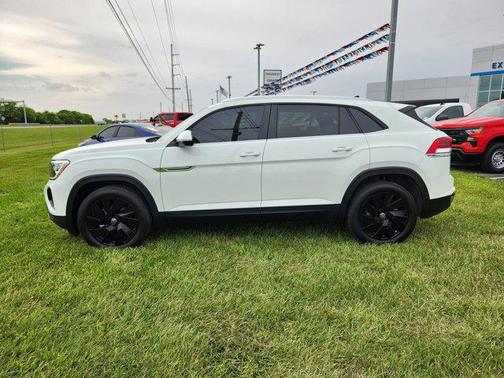Pure White 2024 Volkswagen Atlas Cross Sport 2.0T SE w/Technology 4MOTION