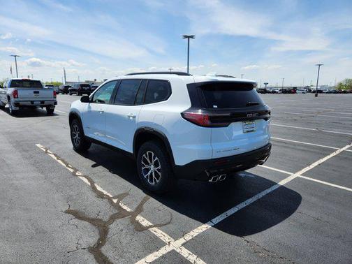2025 GMC Acadia AWD AT4