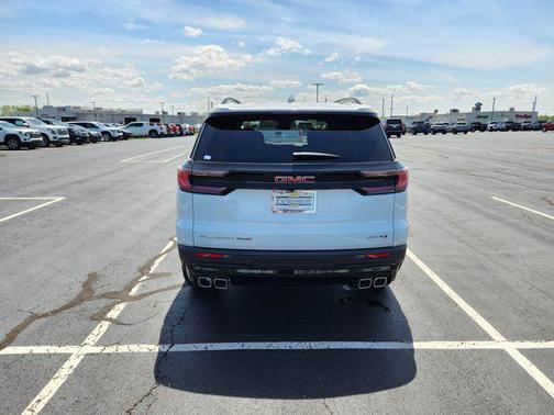 2025 GMC Acadia AWD AT4