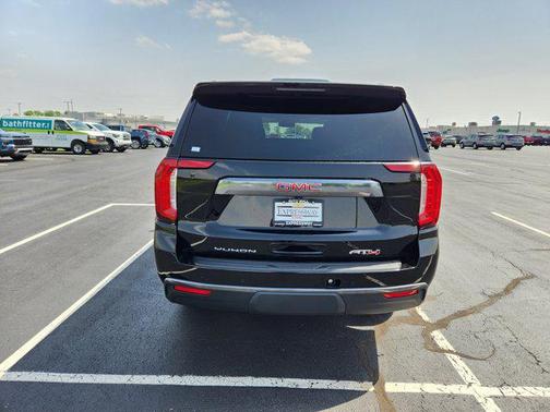 2024 GMC Yukon XL 4WD AT4