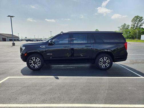 2024 GMC Yukon XL 4WD AT4