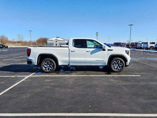 2025 GMC Sierra 1500 SLE