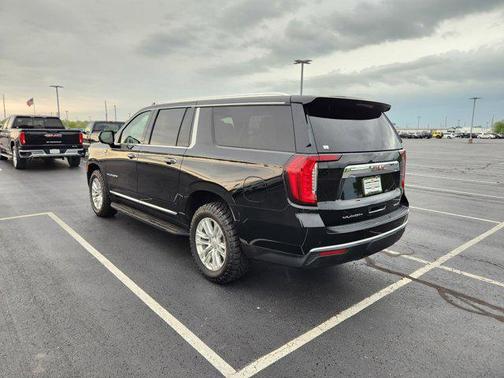 2023 GMC Yukon XL SLT
