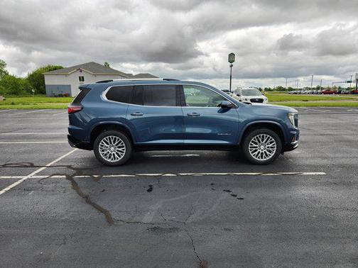 2025 GMC Acadia Denali
