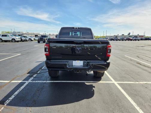 2020 RAM 2500 Laramie Crew Cab 4X4 6'4' Box