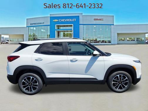 Summit White 2026 Chevrolet Trailblazer LT