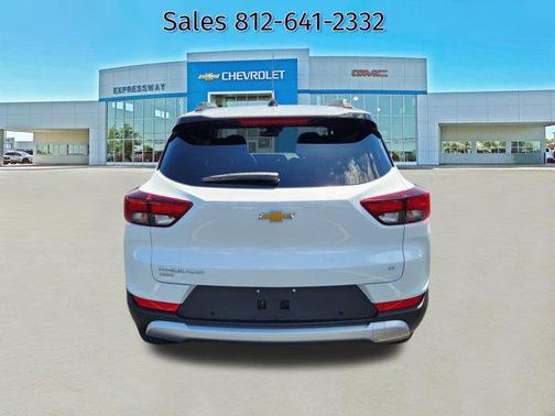 Summit White 2026 Chevrolet Trailblazer LT