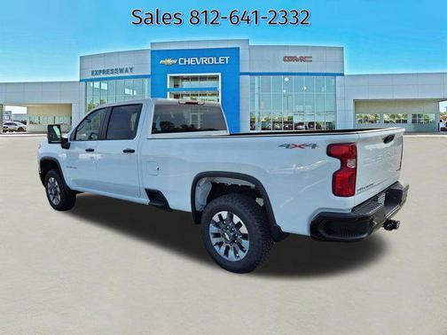 Summit White 2026 Chevrolet Silverado 2500 Custom