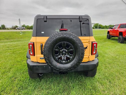 CYBER ORANGE 2022 Ford Bronco Wildtrak