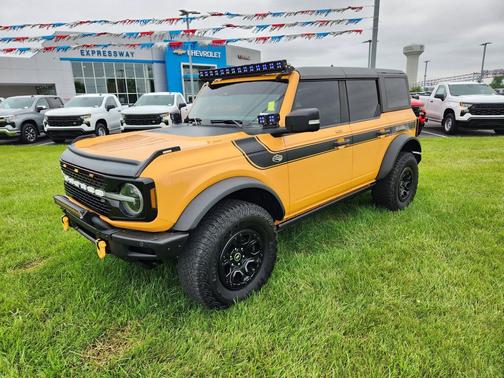 CYBER ORANGE 2022 Ford Bronco Wildtrak
