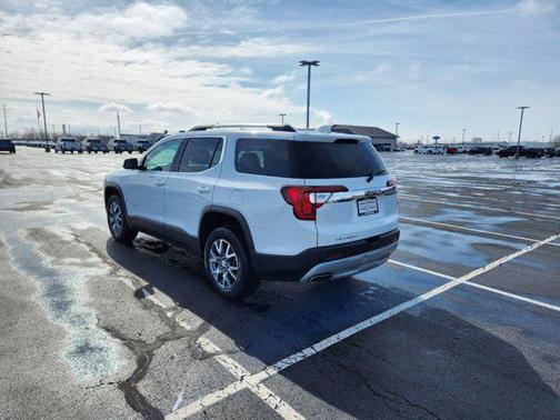 2023 GMC Acadia FWD SLT