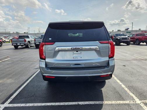 2024 GMC Yukon SLT