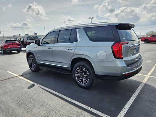 2024 GMC Yukon SLT