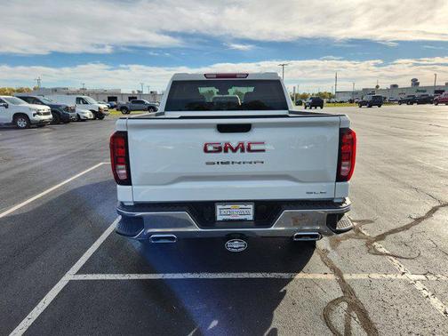 2026 GMC Sierra 1500 SLE