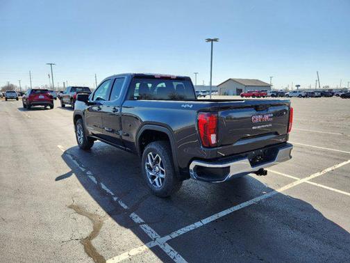 2025 GMC Sierra 1500 SLE