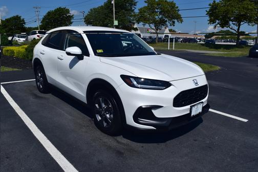 Platinum White Pearl 2027 Honda HR-V
