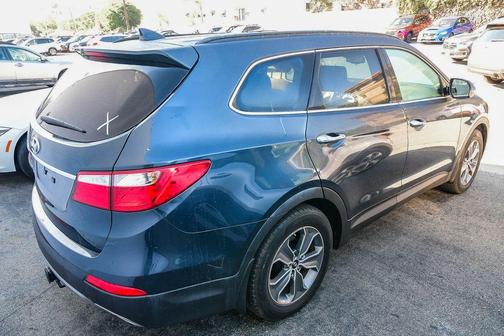 2016 Hyundai SANTA FE SE