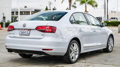 2017 Volkswagen Jetta 1.8T SEL