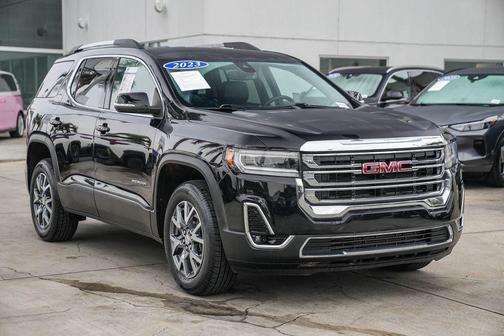 2023 GMC Acadia SLT