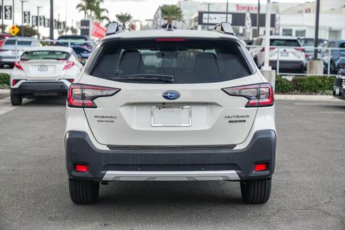 2023 Subaru Outback Touring